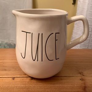 ⭐️Rae Dunn Juice Jug NWT⭐️